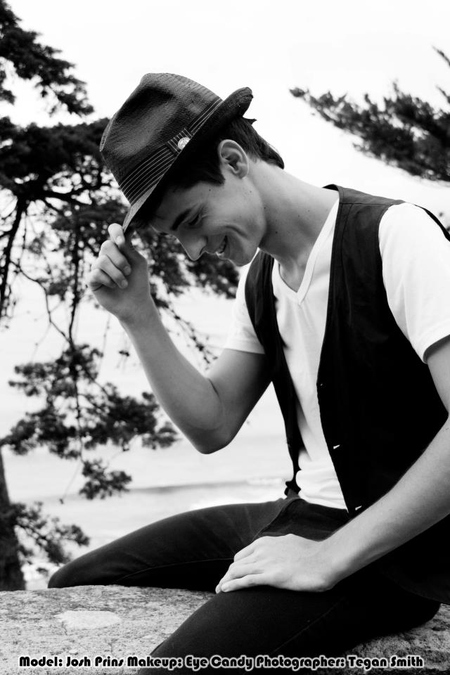 553358_421712061175584_1589267105_n